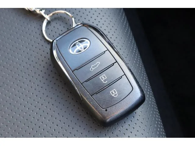 Toyota Prius Z 2024 — миниатюра 3