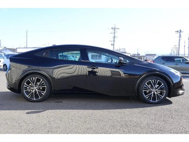 Toyota Prius Z 2024 — миниатюра 4