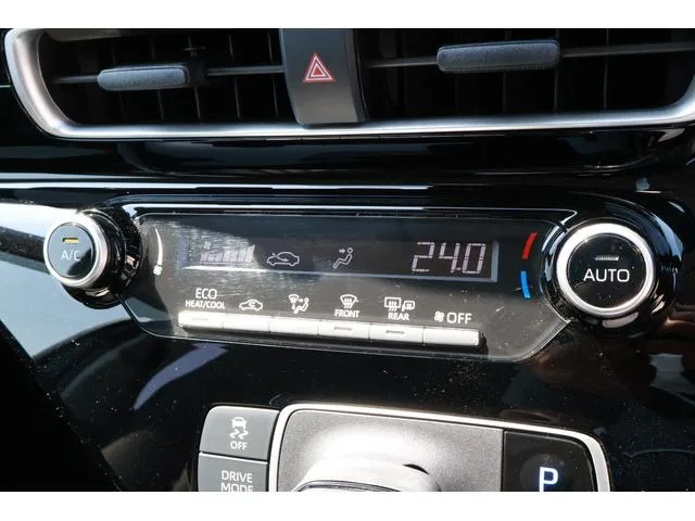 Toyota AQUA X 2022 — миниатюра 3