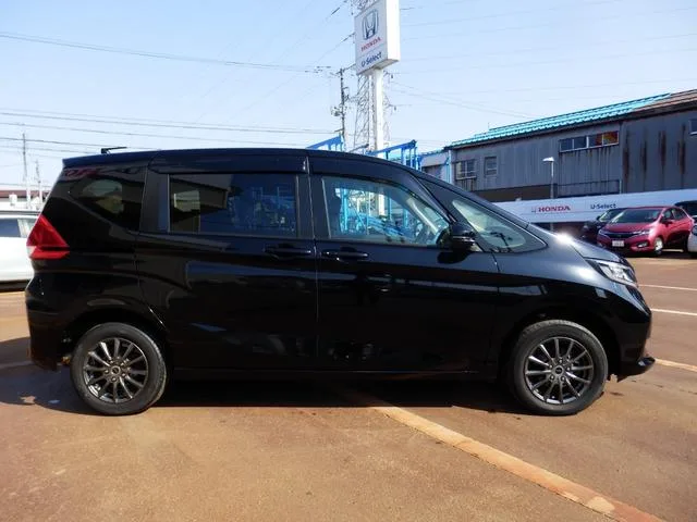 Honda FREED PLUS G HONDA SENSING 2022 — миниатюра 2