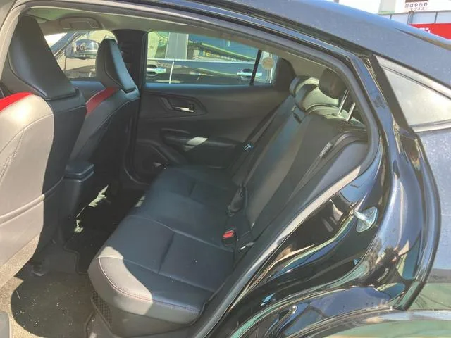 Toyota Prius Z 2023 — миниатюра 3