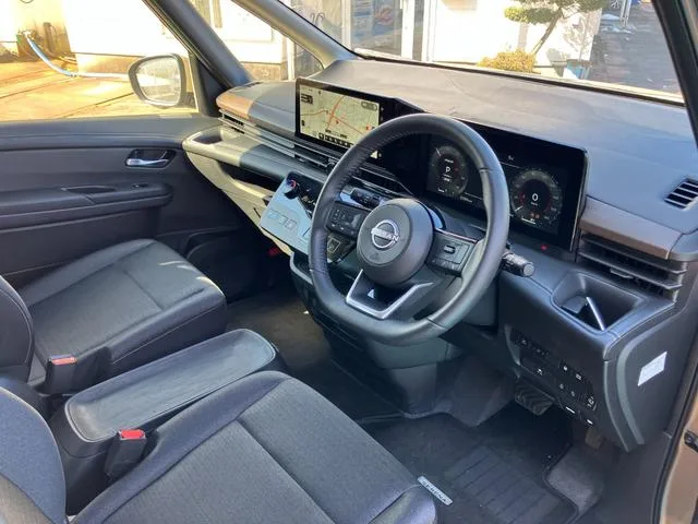 Nissan SERENA E-4ORCE HIGHWAY STAR V 2024 — миниатюра 3
