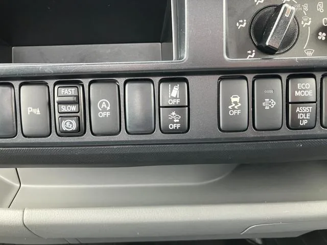 Hino DUTRO SUPER LONG ALL LOW FLOOR TURBO 2022 — миниатюра 5