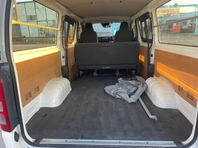 Toyota HIACE VAN DX 2023 — миниатюра 3