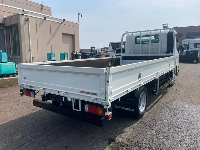 Hino DUTRO 2025 — миниатюра 3