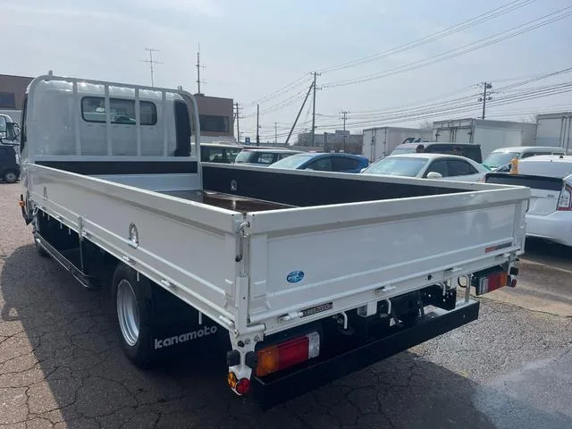 Hino DUTRO 2025 — миниатюра 4