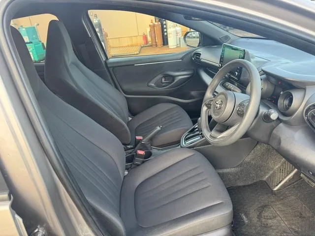 Toyota YARIS HYBRID G 2022 — миниатюра 3