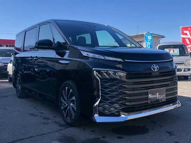 Toyota VOXY S-Z 2023 — миниатюра 2