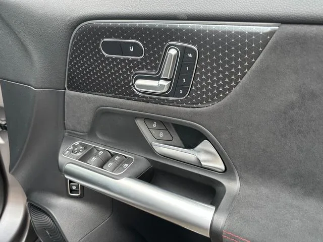 Mercedes-Benz EQA EQA250+ AMG LINE PACKAGE 2025 — миниатюра 4