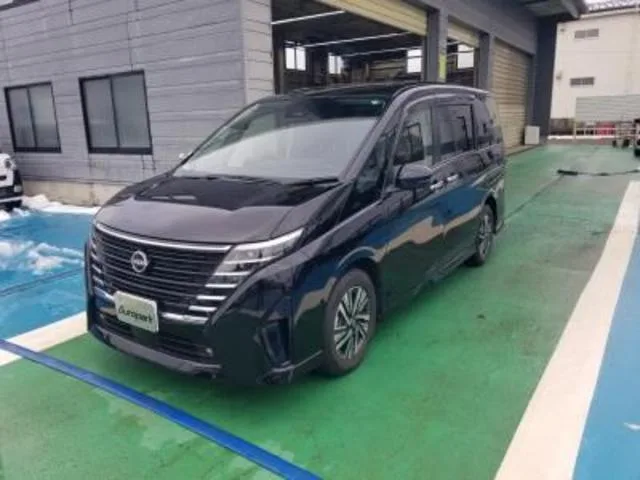 Nissan SERENA HIGHWAY STAR V 2023 — фото 1, купить с доставкой в Москву