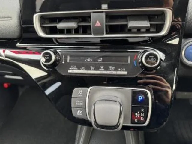 Toyota AQUA X 2023 — миниатюра 4