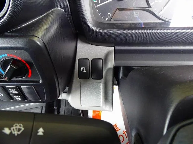 Hino DUTRO 2024 — миниатюра 4