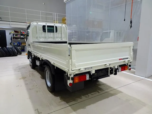 Hino DUTRO 2025 — миниатюра 2