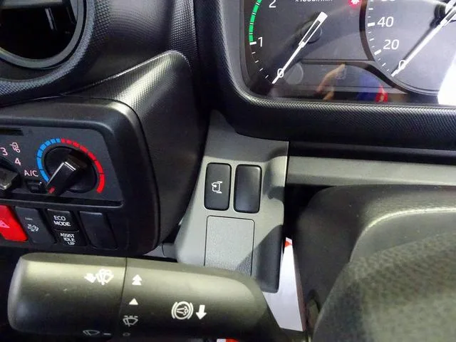 Hino DUTRO 2025 — миниатюра 4