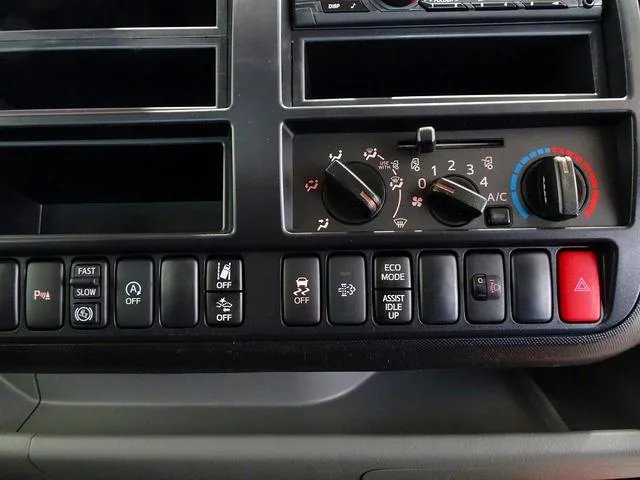 Hino DUTRO HIGH FLOOR 2024 — миниатюра 4