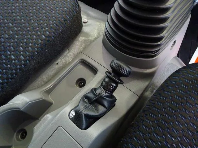 Hino DUTRO HIGH FLOOR 2024 — миниатюра 5