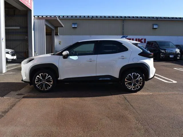Toyota YARIS CROSS HYBRID Z 2022 — миниатюра 2