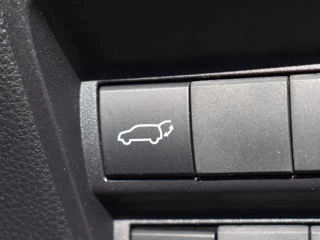 Toyota YARIS CROSS HYBRID Z 2022 — миниатюра 5