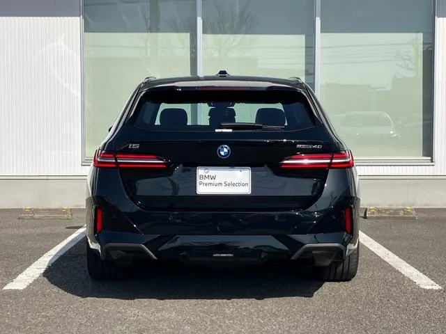 BMW i5 E DRIVE 40 TOURING M-SPORT 2025 — миниатюра 2