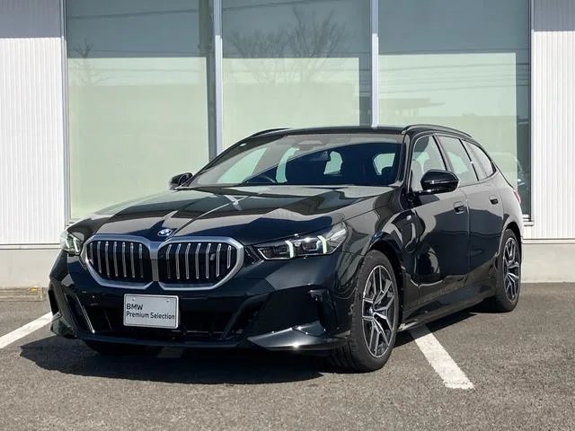 BMW i5 E DRIVE 40 TOURING M-SPORT 2025 — фото 1, купить с доставкой в Москву