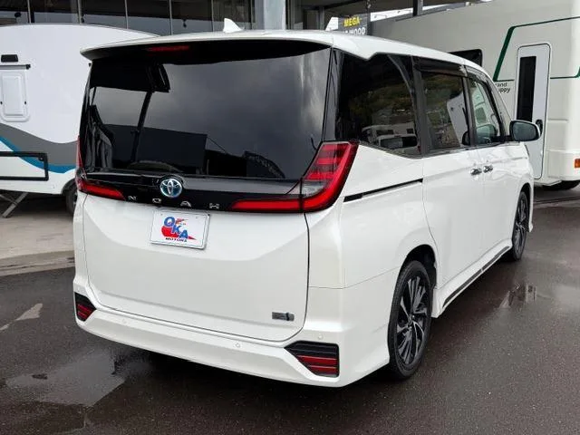 Toyota NOAH HYBRID S-Z 2022 — миниатюра 2