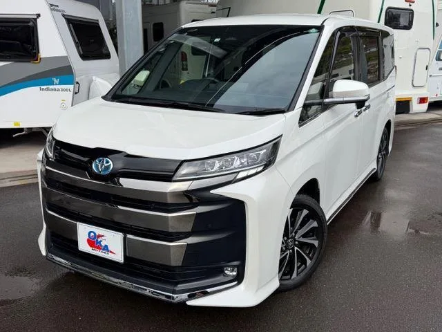 Toyota NOAH HYBRID S-Z 2022 — фото 1, купить с доставкой в Москву