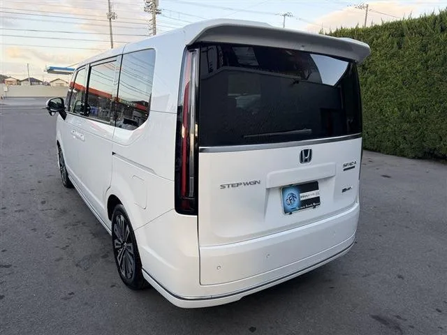 Honda STEPWAGON E:HEV SPADA PREMIUM LINE 2024 — миниатюра 5