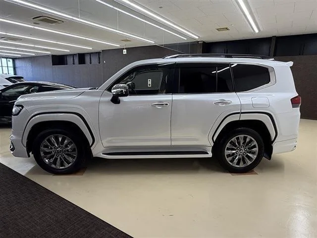 Toyota Land Cruiser ZX 2023 — миниатюра 3