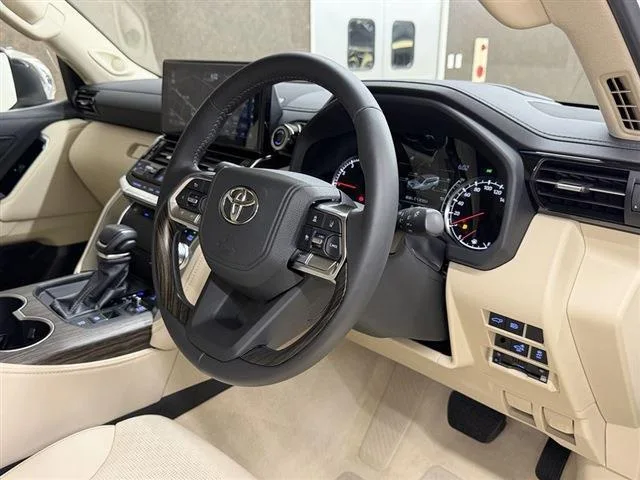 Toyota Land Cruiser ZX 2024 — миниатюра 4