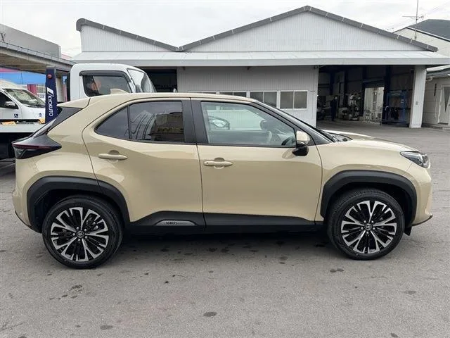 Toyota YARIS CROSS HYBRID Z 2025 — миниатюра 2
