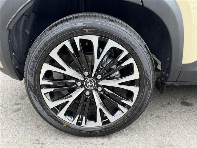 Toyota YARIS CROSS HYBRID Z 2025 — миниатюра 4