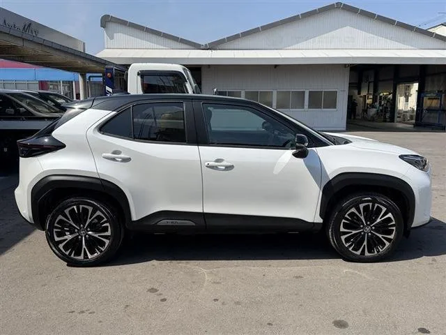 Toyota YARIS CROSS HYBRID Z 2025 — миниатюра 2