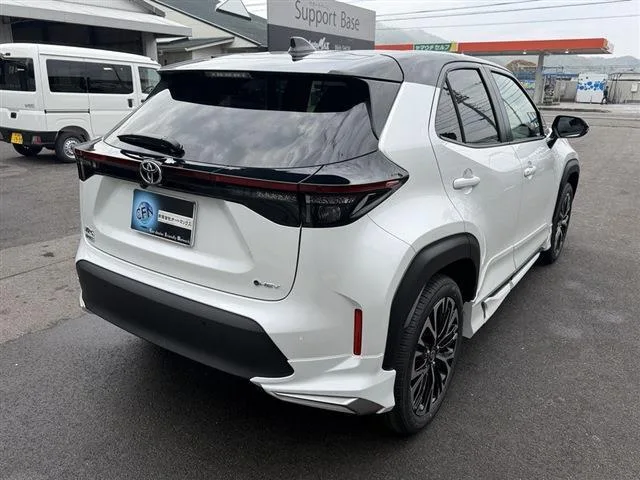 Toyota YARIS CROSS HYBRID Z 2026 — миниатюра 3