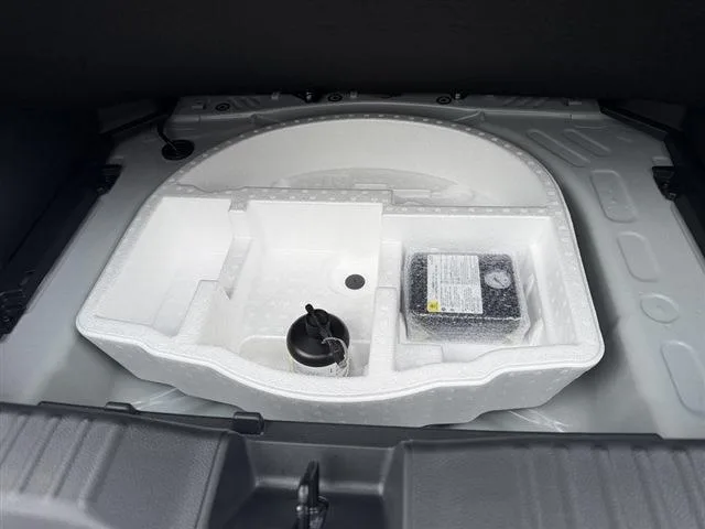 Toyota YARIS CROSS HYBRID Z 2026 — миниатюра 4