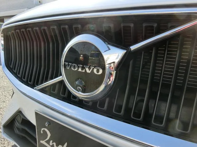 Volvo V60 PLUS B4 2023 — миниатюра 3