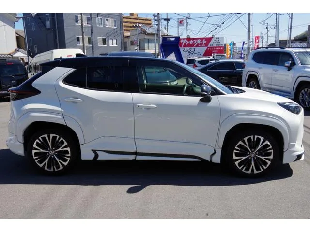 Toyota YARIS CROSS HYBRID Z 2022 — миниатюра 3