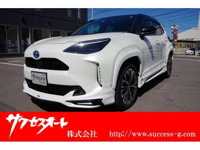 Toyota YARIS CROSS HYBRID Z 2022 — фото 1, купить с доставкой в Москву