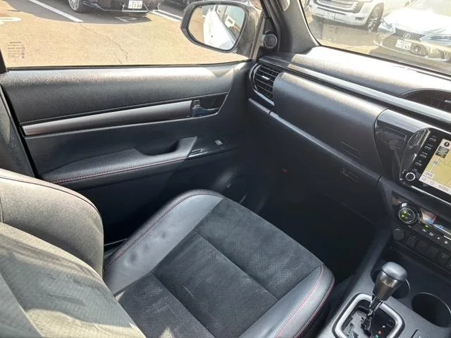 Toyota HILUX Z GR SPORT 2023 — миниатюра 2