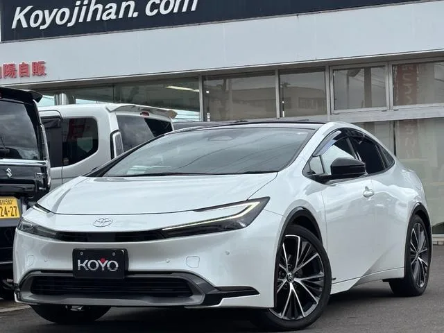 Toyota Prius Z 2023 — фото 1, купить с доставкой в Москву