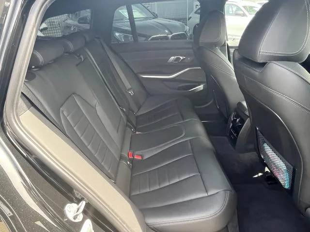 BMW 3 Series 320D X DRIVE TOURING M-SPORT 2023 — миниатюра 4