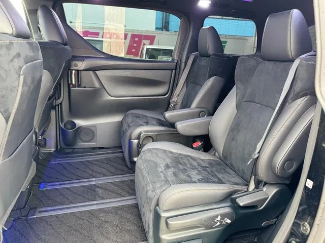 Toyota VELLFIRE 2.5 GOLDEN EYES III 2022 — миниатюра 5