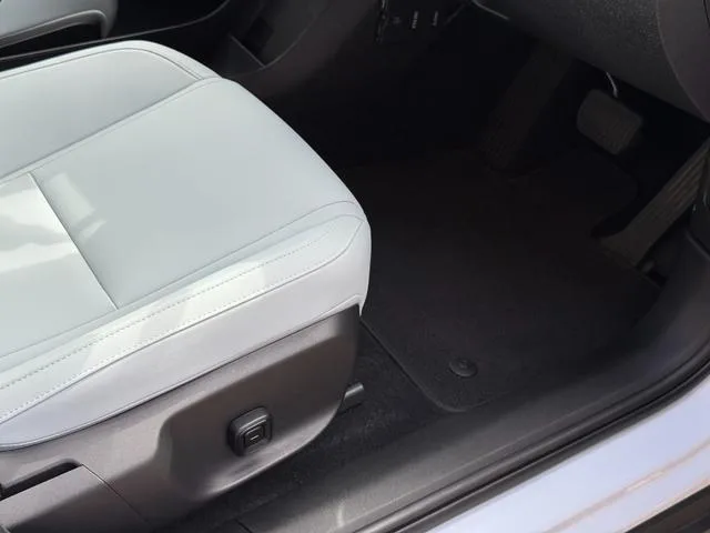 Volvo EX30 ULTRA SINGLE MOTOR EXTENDED RANGE 2024 — миниатюра 4
