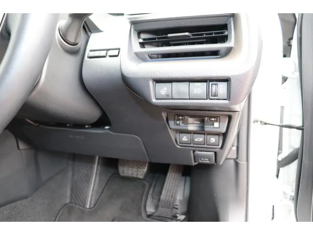 Toyota Prius Z 2023 — миниатюра 5