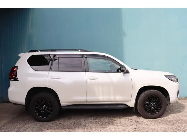 Toyota LAND CRUISER PRADO TX L PACKAGE 70TH ANNIVERSARY LIMITED 2022 — миниатюра 2