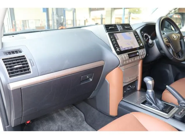 Toyota LAND CRUISER PRADO TX L PACKAGE 70TH ANNIVERSARY LIMITED 2022 — миниатюра 3