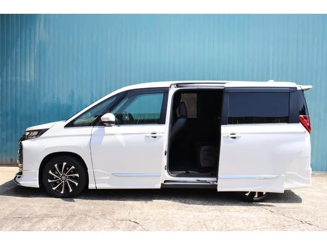 Toyota NOAH HYBRID S-Z 2023 — миниатюра 2