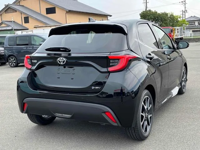 Toyota Yaris HYBRID Z 2026 — миниатюра 3