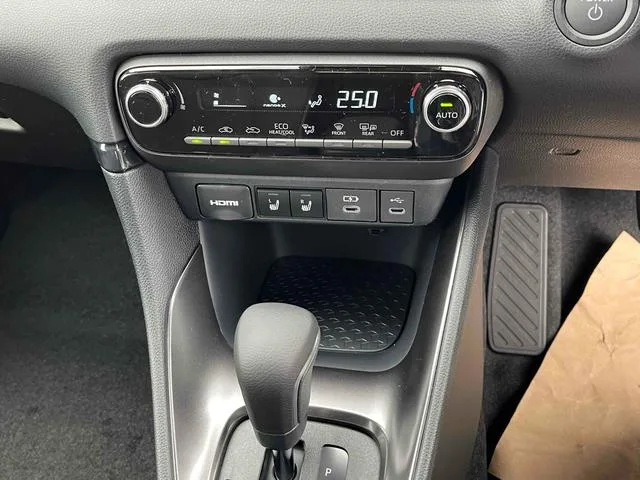 Toyota Yaris HYBRID Z 2026 — миниатюра 5