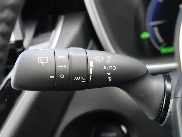 Toyota CorollaCross HYBRID Z 2026 — миниатюра 4
