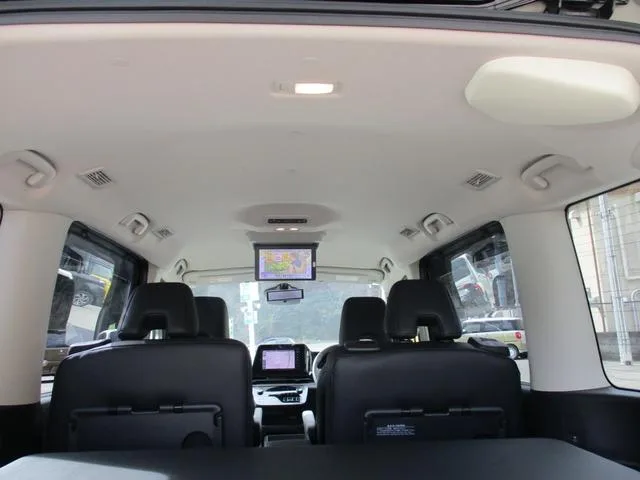 Nissan SERENA E-POWER HIGHWAY STAR V 2024 — миниатюра 4